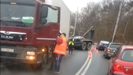 W Gryfinie zderzyły się dwie ciężarówki