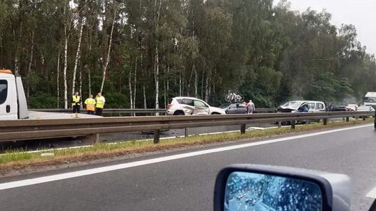 W karambolu zderzyło się pięć aut. Ogromne korki na wyjeździe ze Szczecina W karambolu zderzyło się pięć aut. Ogromne korki na wyjeździe ze Szczecina