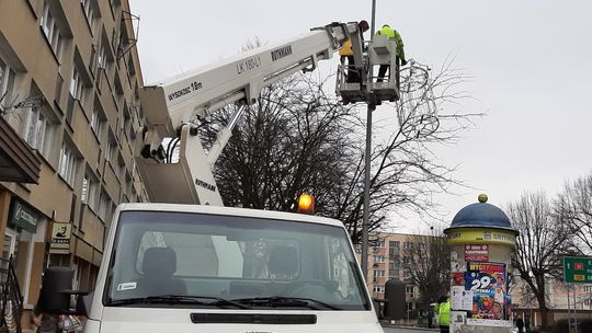 W lutym zdejmują świąteczne lampki i stroiki