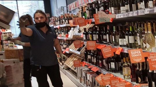 W niedziele kupujemy najwięcej alkoholu. Jak to możliwe?