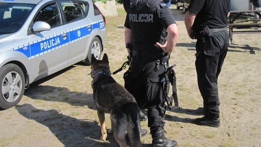 W nocy obrobili stację paliw. Pies podjął trop