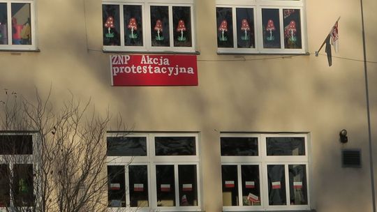 W proteście wywiesili flagi i transparenty. Wezmą też udział w manifestacji