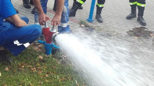 W razie burzy i braku wody dzwoń do wodociągów