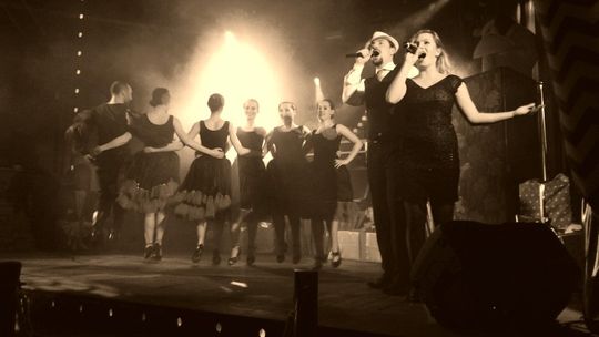 W starym kinie - zaproszenie na program musicalowy z okazji Święta Niepodległości W starym kinie - zaproszenie na program musicalowy z okazji Święta Niepodległości