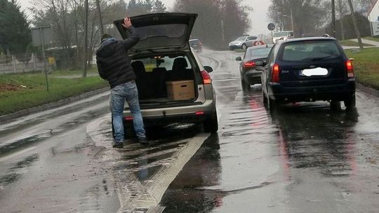 W tym samym miejscu kolejna kolizja. Policja apeluje o ostrożność