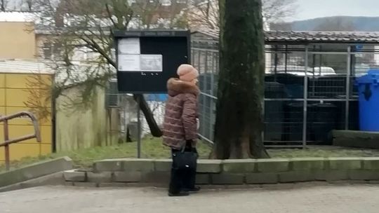 W żałobie przejmująca jest pustka w fotelu, który jeszcze wczoraj był zajęty W żałobie przejmująca jest pustka w fotelu, który jeszcze wczoraj był zajęty