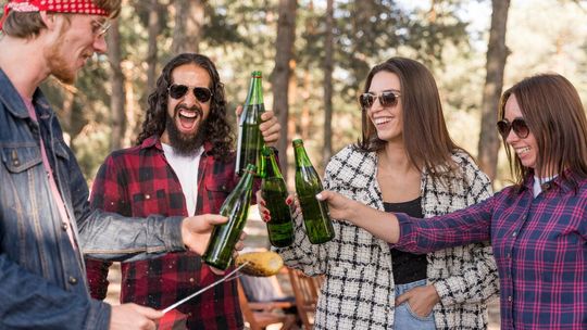 Zobacz, ile wydajemy na piwo w lecie. Wakacyjny boom alkoholowy - najnowsze dane o sprzedaży alkoholu