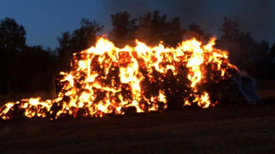 Walczyli z pożarem całą noc