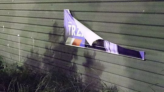 Wczoraj wieszane, dzisiaj zerwane. Niszczenie plakatów wyborczych jest karalne!