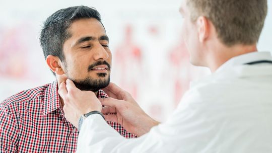 Weekendowe L4 szczególnie kontroluje ZUS: Nowe przepisy ułatwią kontrole zwolnień w piątki i poniedziałki