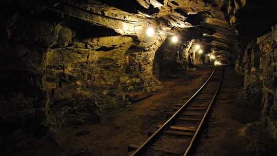 Renesans węgla na świecie w 2026 r. Czy kryzys na Bliskim Wschodzie zatrzyma globalną zieloną rewolucję