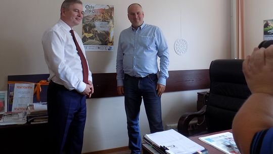 Wiceburmistrz Nikitiński nie pozwalał zrobić zdjęcia burmistrzowi Sawarynowi