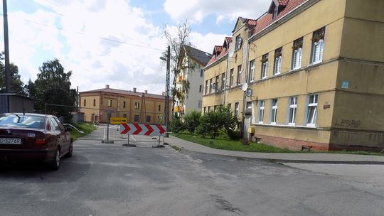 Wiceburmistrz obiecał, że wznowią naprawę ulicy i nie dotrzymał słowa