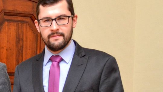 Wicewojewoda Marek Subocz uhonoruje pracowników służb społecznych