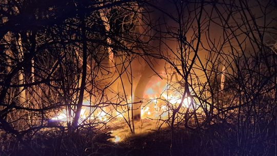 Wieczorny pożar sterty opon [ZDJĘCIA]