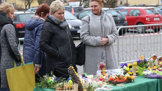 Wielkanocne tradycje ożywają w Chojnie! Jarmark pod średniowiecznym ratuszem Wielkanocne tradycje ożywają w Chojnie! Jarmark pod średniowiecznym ratuszem