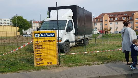 Wiemy co za budynek powstaje naprzeciwko Biedronki