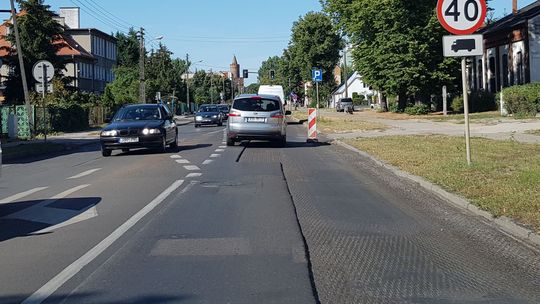 Wiemy, kiedy mają skończyć łatanie Łużyckiej. Czekają na gminę