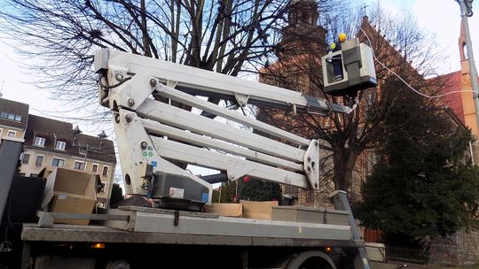 Wieszają lampki kilka dni po mikołajkach