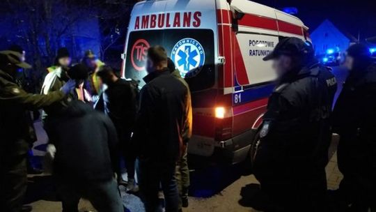 Wjechał w grupę pieszych. Rannych przewieziono do szpitali Wjechał w grupę pieszych. Rannych przewieziono do szpitali