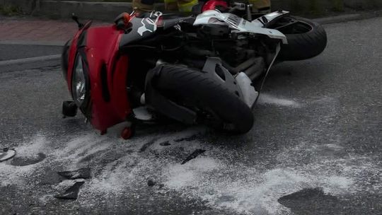Wjechała prosto w motocykl. Kierowca Yamahy trafił do szpitala
