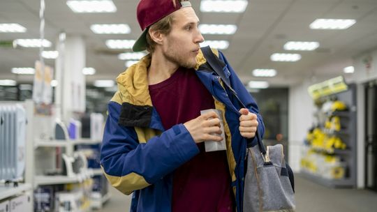 Złodzieje mogą kraść więcej. Nie tylko sklepy mają problem