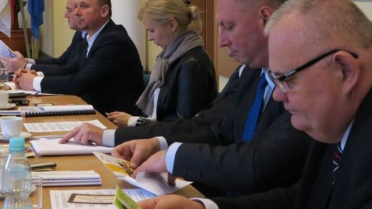 Władze chcą zwolnić z pracy radnego. Ma nie być na to zgody