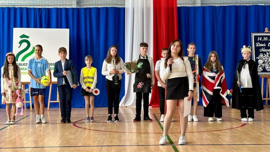 Władze gminy nagrodziły nauczycieli z okazji Dnia Edukacji Narodowej [FOTO]