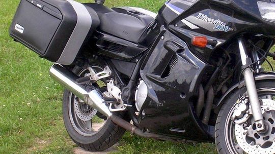 Włamał się do kufra motocykla zaczął kraść