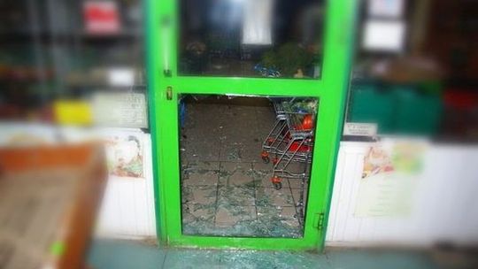 Włamał się do Żabki. Szybko go zatrzymano i odpowie za wiele przestępstw