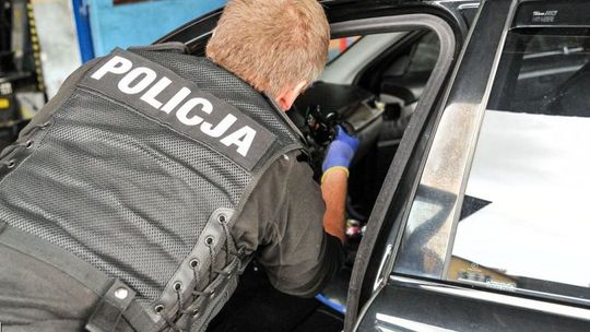 Włamał się do zaparkowanego samochodu