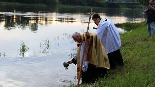 Woda pobogosławiona, więc można się kąpać. Jednak tylko jedno kąpielisko [FOTO, WIDEO]