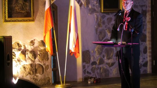 Wolni ludzie świętują, a reszta pracuje