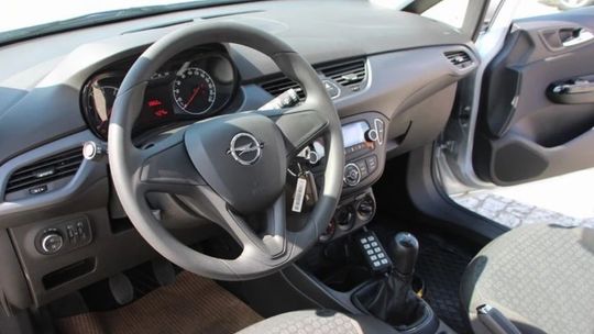 Wpadł na Parkowej. Musiał opuścić auto jako kierowca Wpadł na Parkowej. Musiał opuścić auto jako kierowca