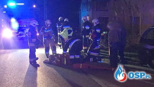 Wpadła prosto pod samochód