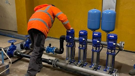 Wraca nadzieja. Wodę mają dzięki pozyskanym agregatom [ZDJĘCIA]