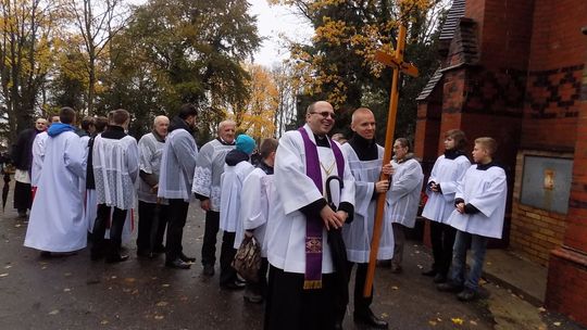 Wracają wspomnienia, budzi się tęsknota…