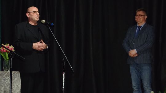 Wreszcie występ na żywo. Dzień Kobiet z niespodziankami Wreszcie występ na żywo. Dzień Kobiet z niespodziankami