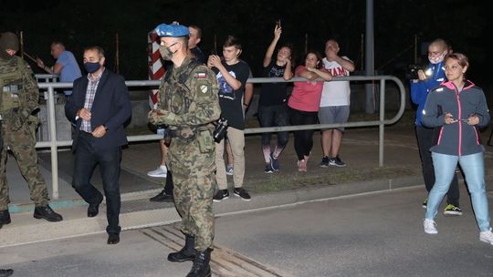 Wróciło życie na pograniczu! Otwarte granice, sznur samochodów i mnóstwo klientów