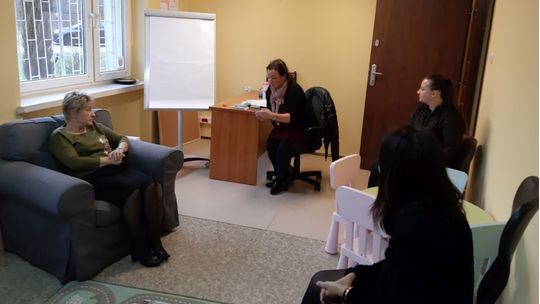 Wsparcie rodzin z pieczy zastępczej Wsparcie rodzin z pieczy zastępczej