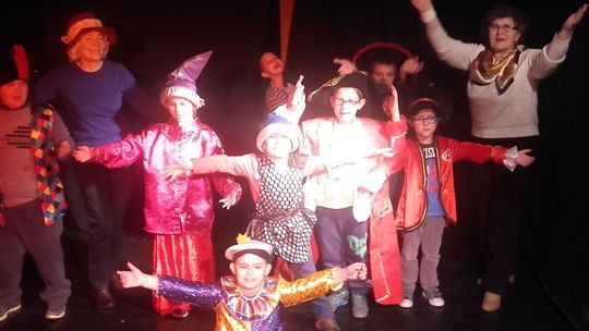 Wspólne zabawy na scenie