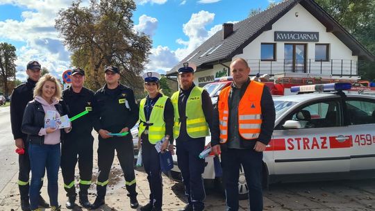 Wspólnie przeprowadzili akcję w Gryfinie w ramach Dni Bezpieczeństwa Ruchu Drogowego Wspólnie przeprowadzili akcję w Gryfinie w ramach Dni Bezpieczeństwa Ruchu Drogowego