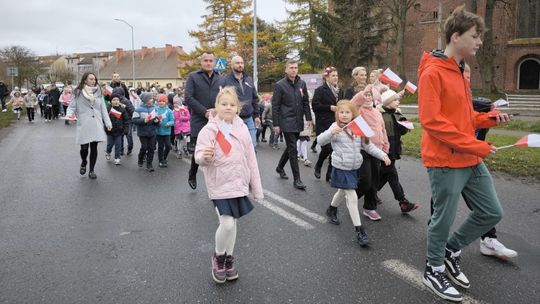 Zorganizowali Marsz Niepodległości i radośnie przeszli ulicami [ZDJĘCIA]