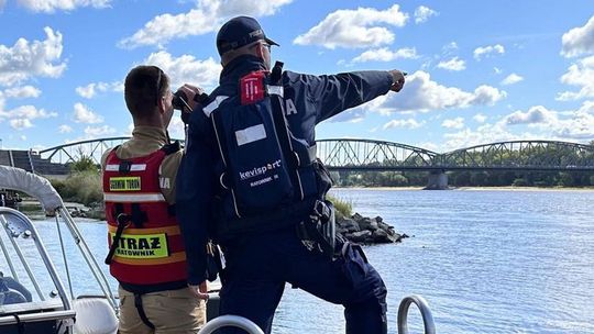 Wszedł do Odry i się zaczęło. Policja, straż pożarna...
