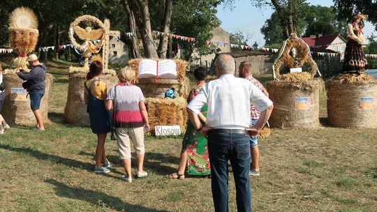 Wybierając najpiękniejsze wieńce postawiono na ozdoby dożynkowe