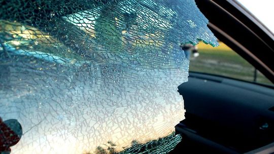 Wybił szybę i skradł nawigację