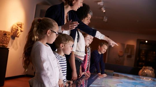 Odwołują wycieczki szkolne? MEN tłumaczy, nauczyciele protestują