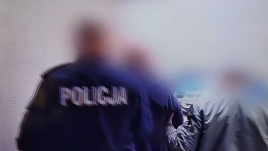 Wygląda na groźnego przestęcę, który mógł spowodowac śmierć wielu tysięcy ludzi