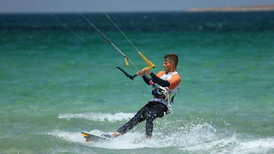 Wyjazdy kitesurfingowe jak sposób na nietypowe wakacje