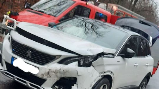 Wyjechał z drogi podporządkowanej i spowodował kolizję Wyjechał z drogi podporządkowanej i spowodował kolizję